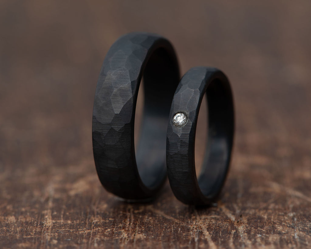 Poročni Prstan Par - Temni Titan, Brušeni z DIAMANTOM - Simon Vida Jewelry