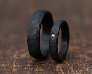 Poročni Prstan Par - Temni Titan, Brušeni z DIAMANTOM - Simon Vida Jewelry