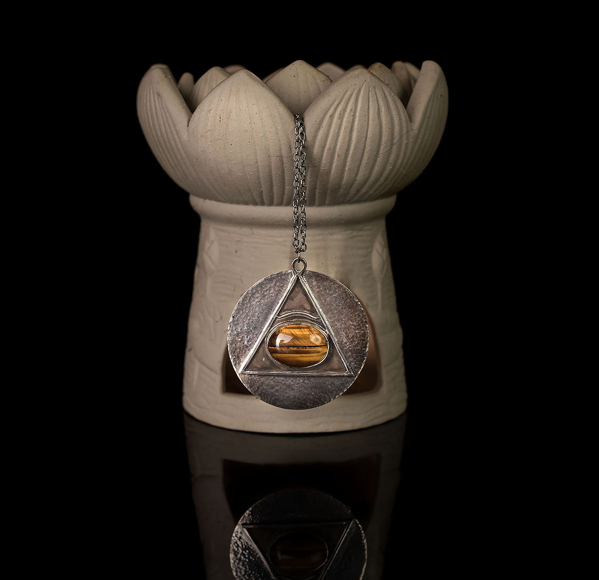Srebrn obesek s kristalom Tigrovo Oko + srebrna verižica - Simon Vida Jewelry