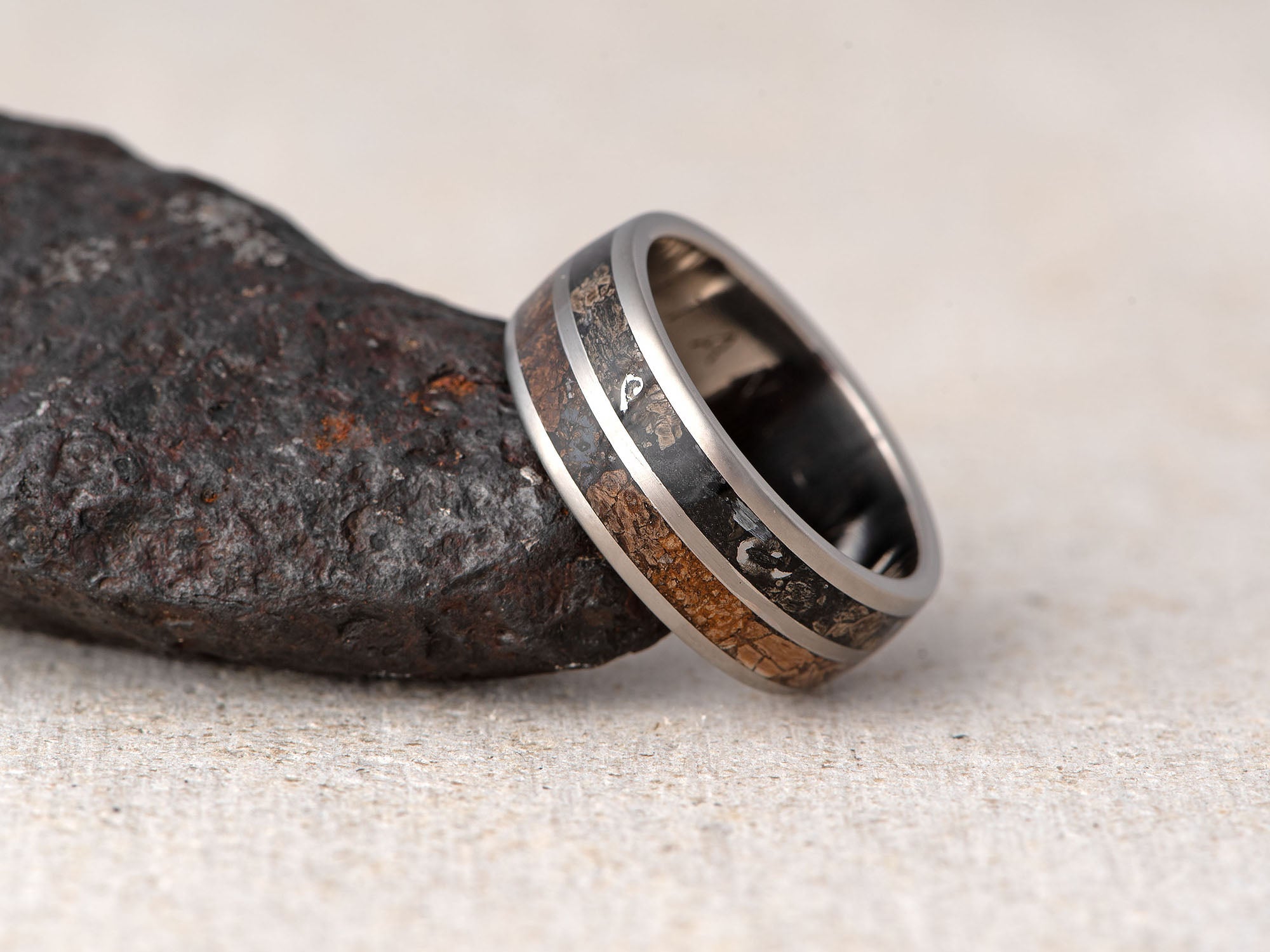 Prstan Apokalipsa - TITAN - Meteorit - Fosil - Simon Vida Jewelry