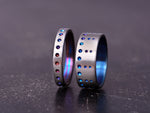 Naložite sliko v pregledovalnik galerije, Prstan - Titan Barvne pike - Simon Vida Jewelry
